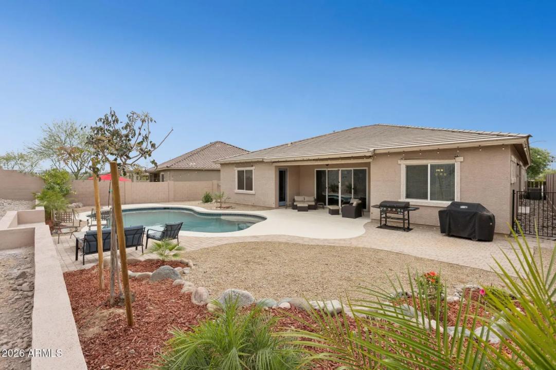 Real Estate Picture 4