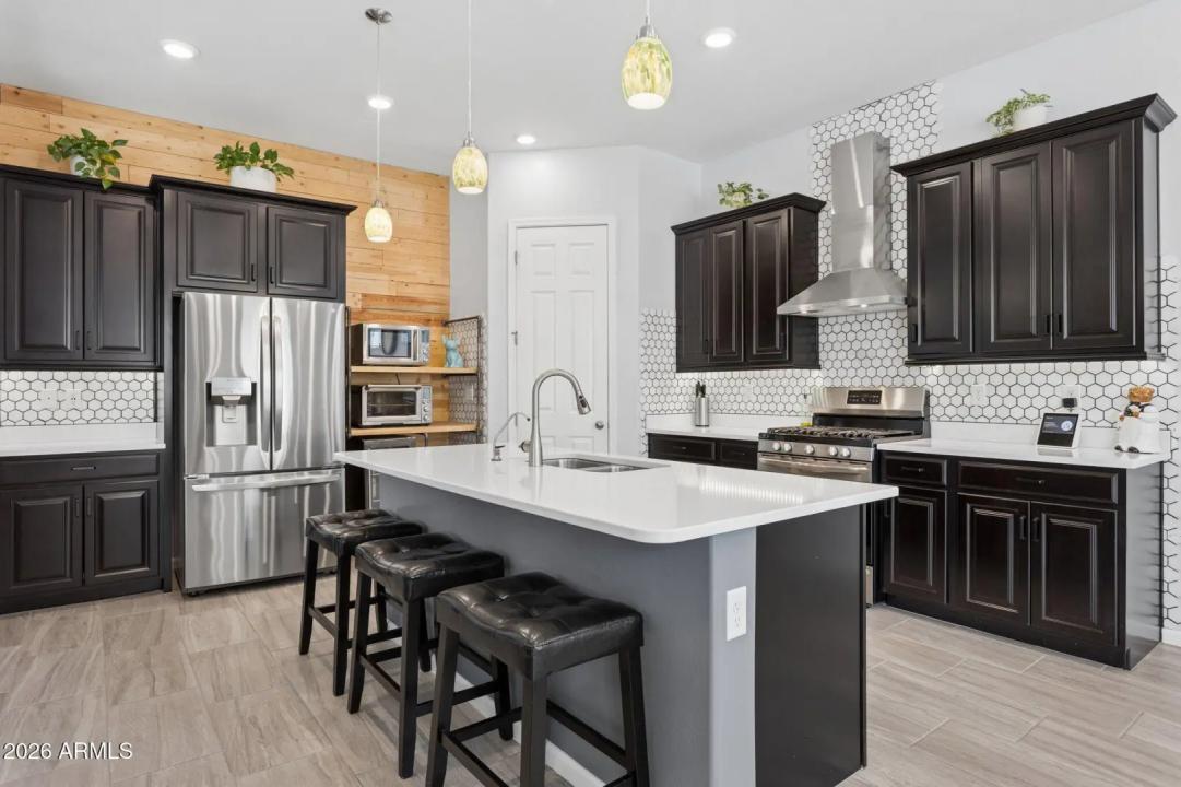 Real Estate Picture 5