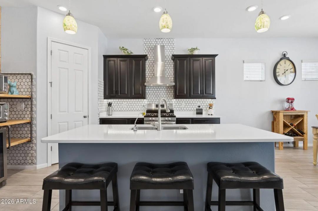 Real Estate Picture 6