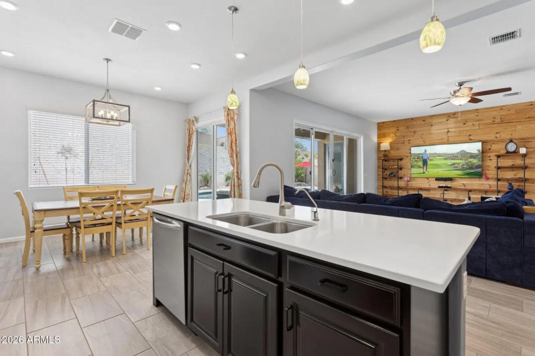 Real Estate Picture 7