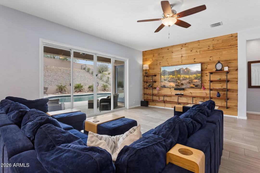 Real Estate Picture 10