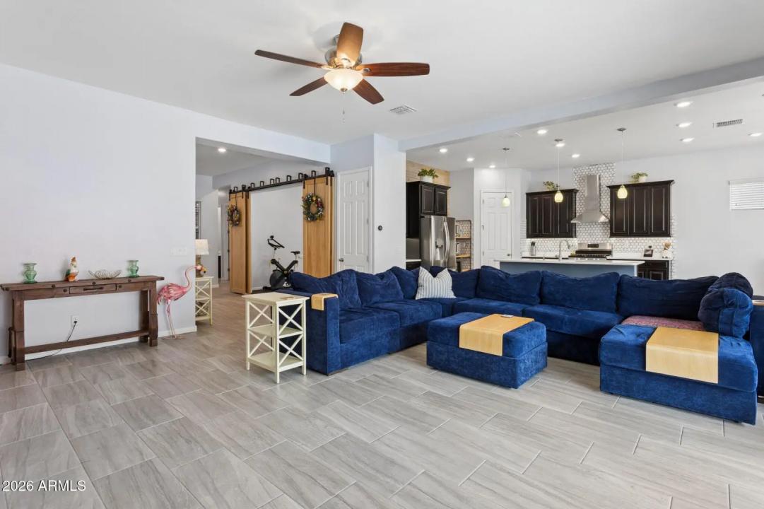 Real Estate Picture 11