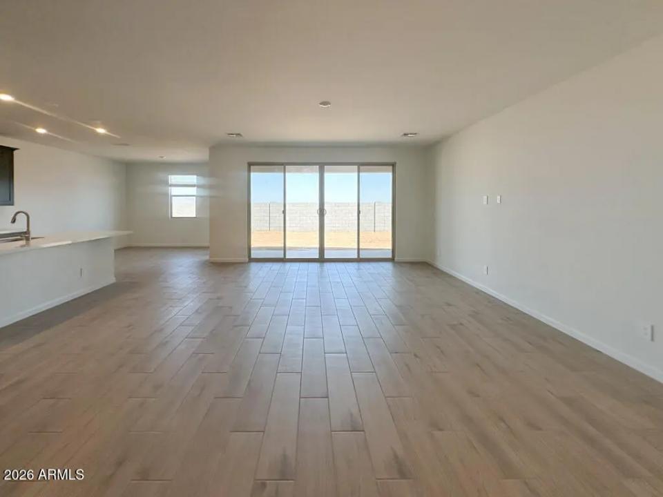 Real Estate Picture 5