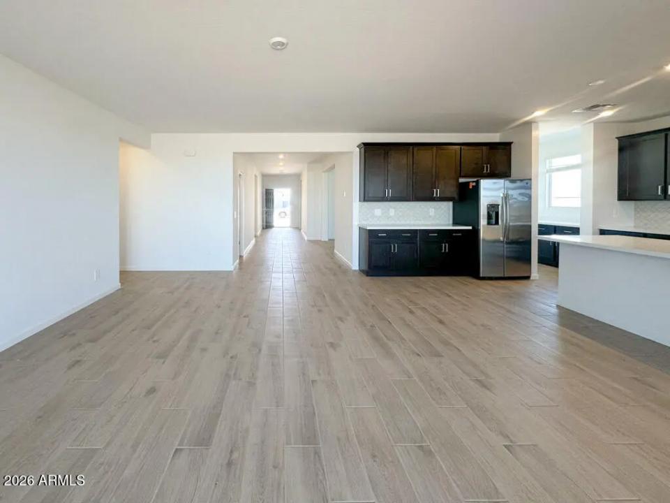 Real Estate Picture 8
