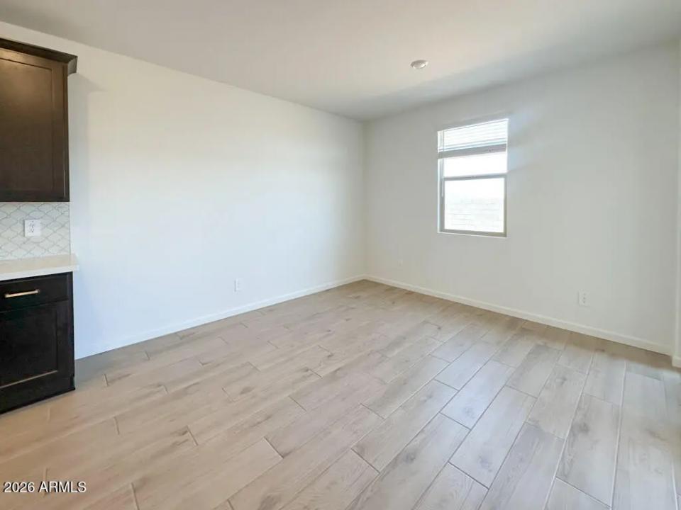 Real Estate Picture 11