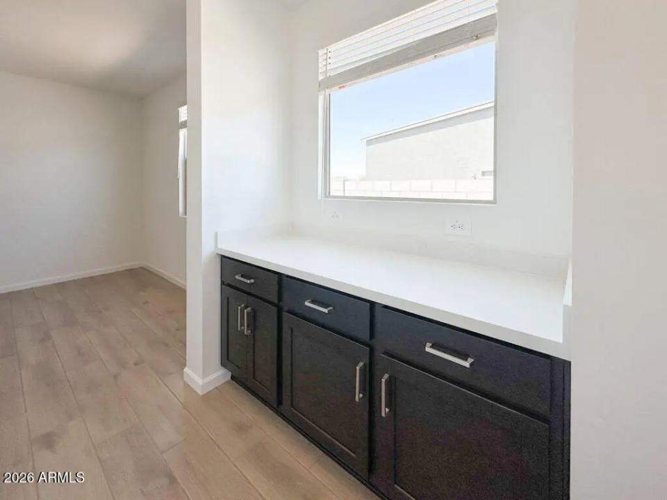 Real Estate Picture 13