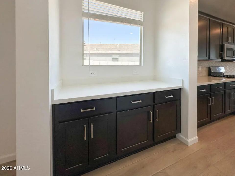 Real Estate Picture 14