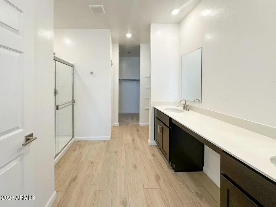 Real Estate Picture 18