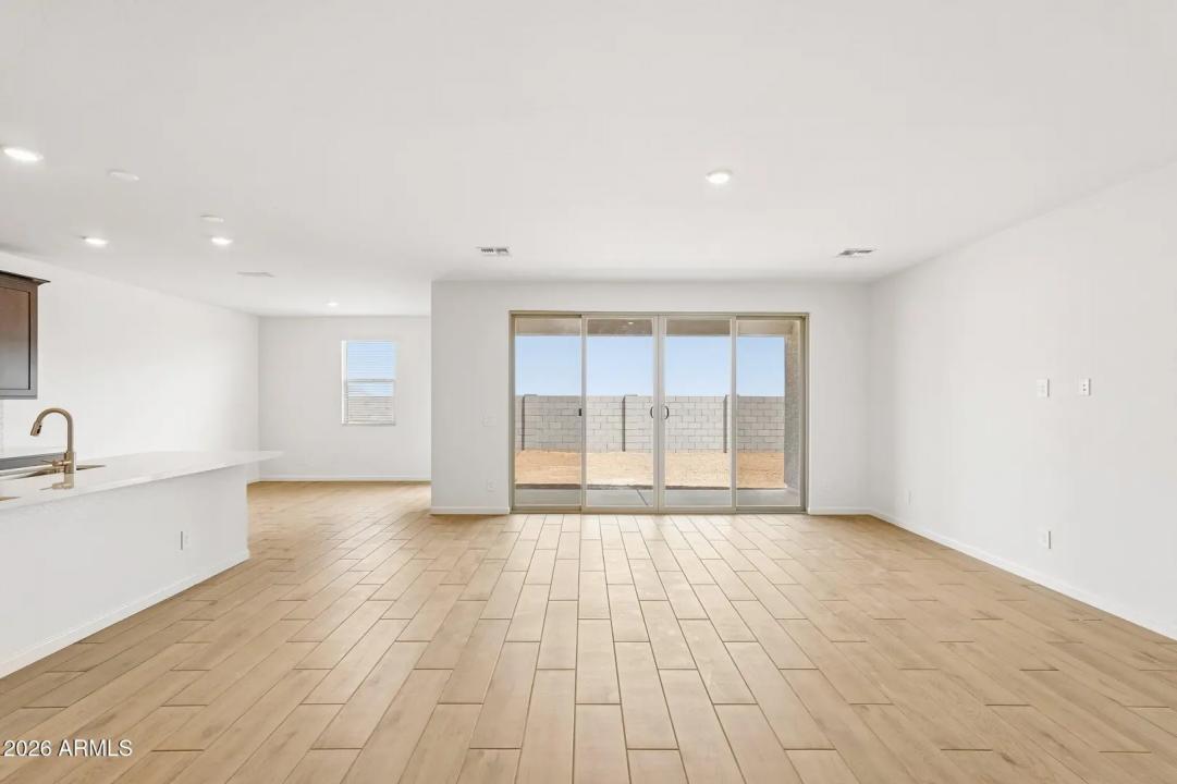 Real Estate Picture 6