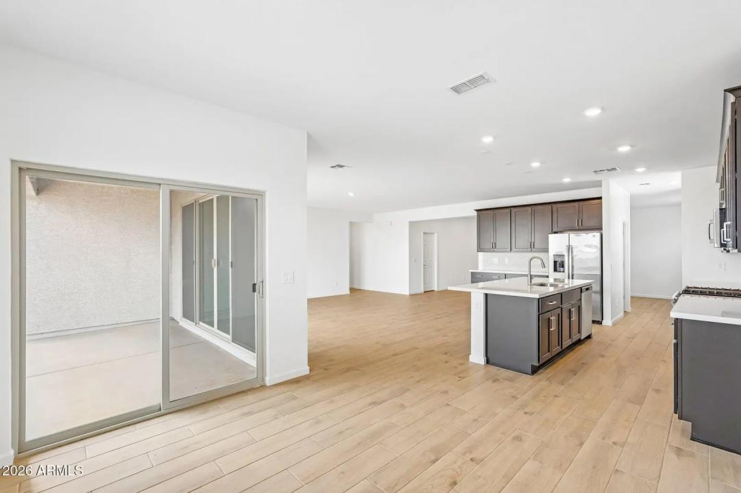 Real Estate Picture 11