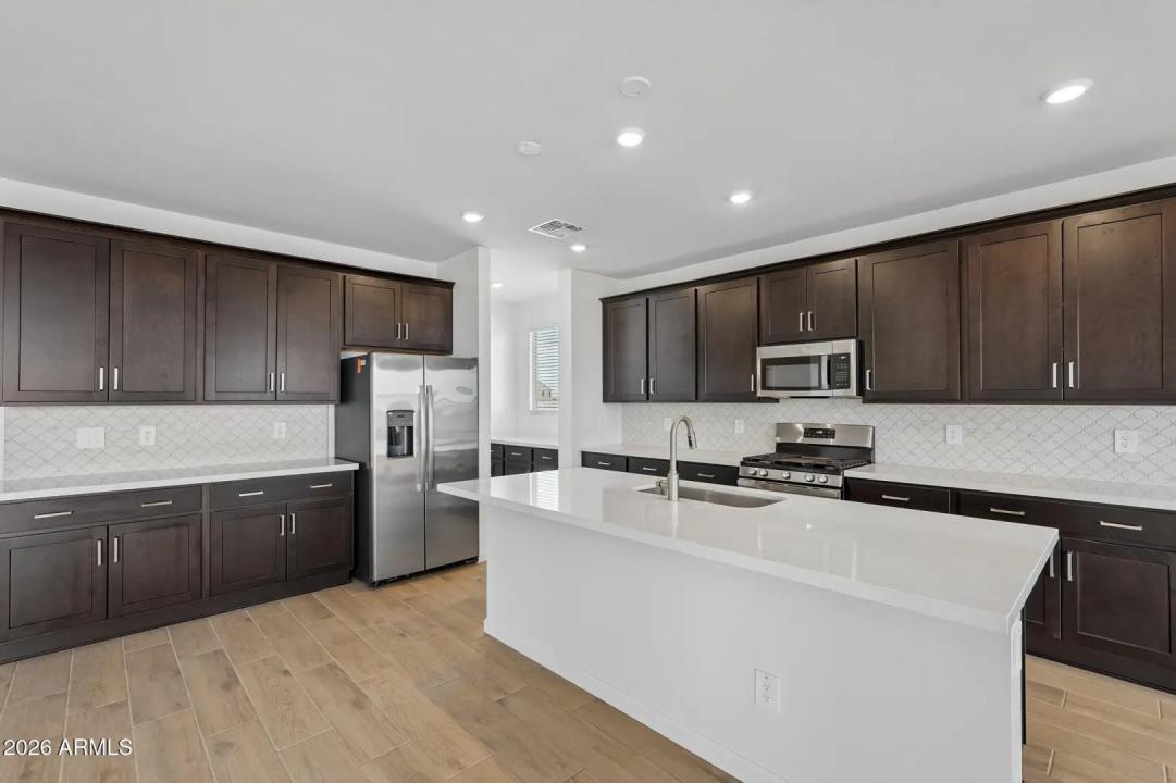 Real Estate Picture 13