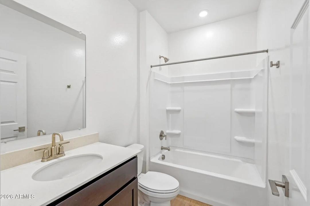 Real Estate Picture 17