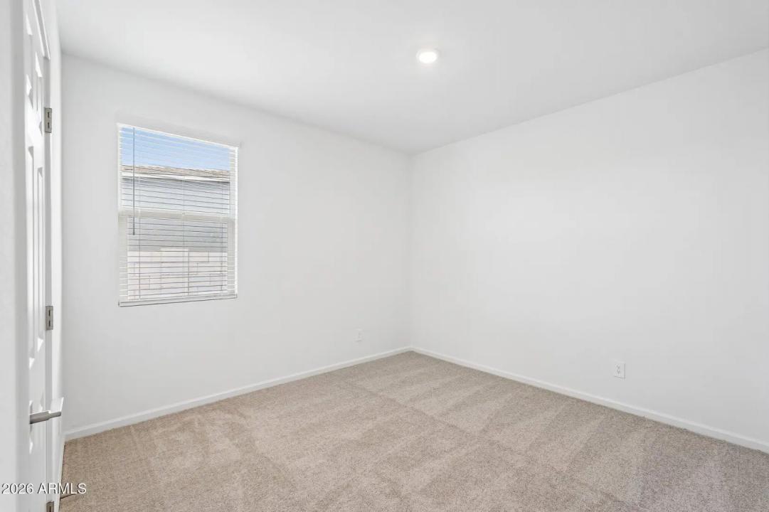 Real Estate Picture 18