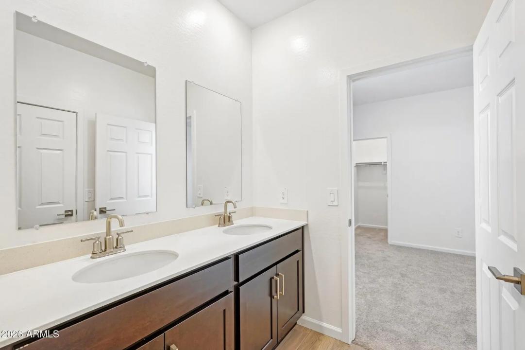 Real Estate Picture 25