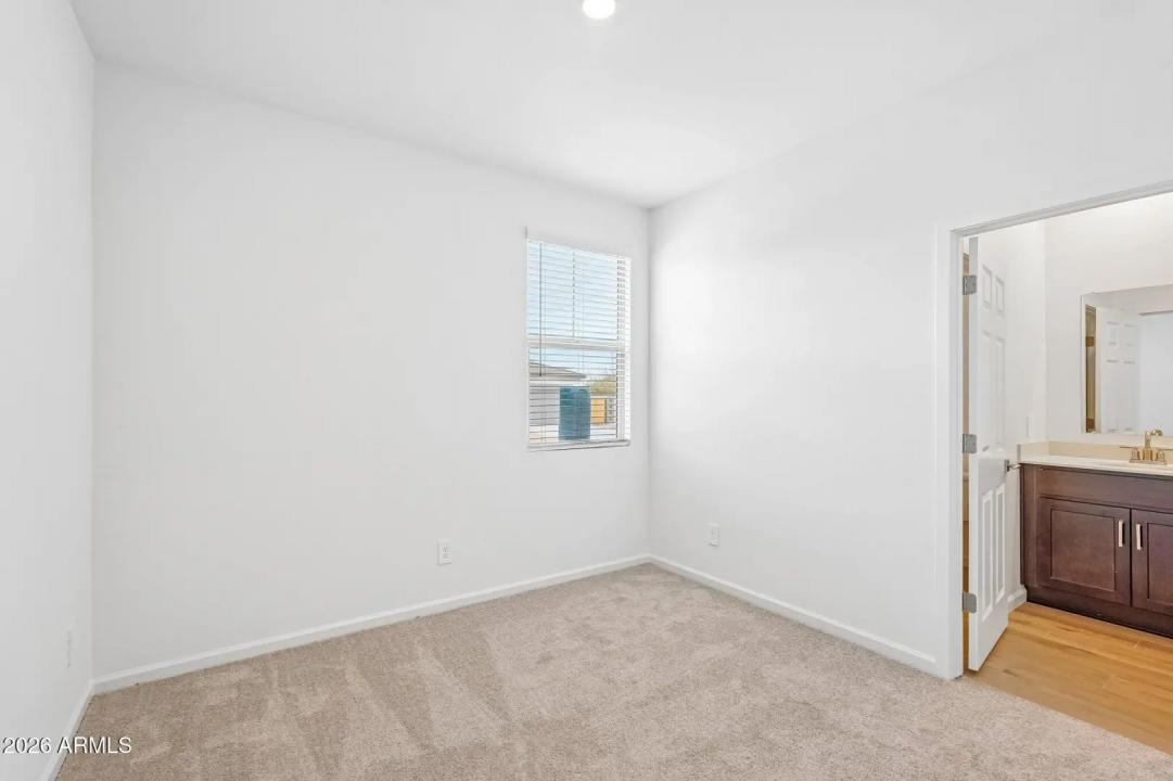 Real Estate Picture 28
