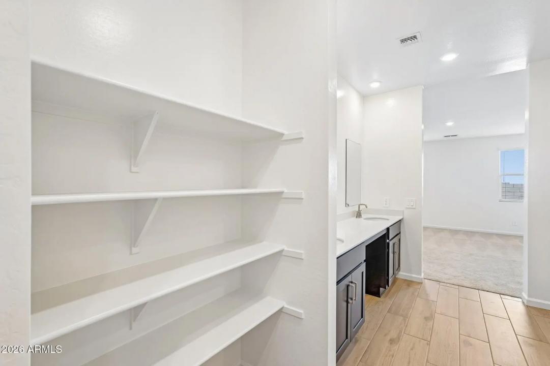 Real Estate Picture 39