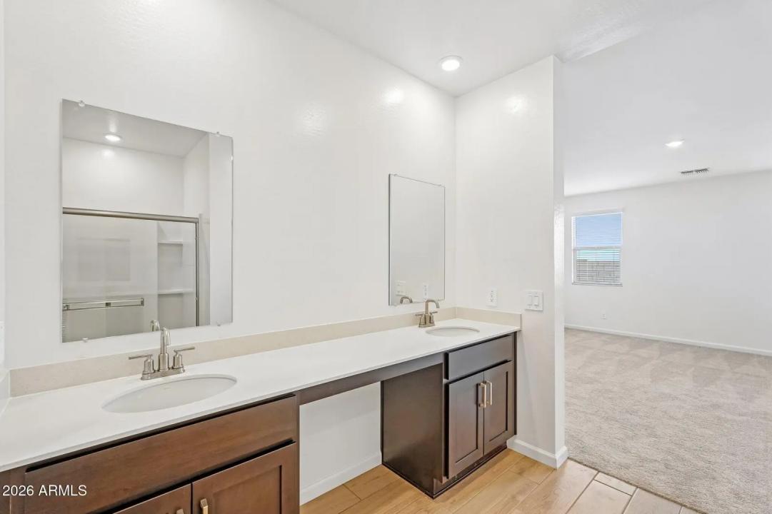 Real Estate Picture 40