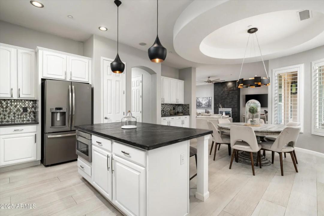 Real Estate Picture 3