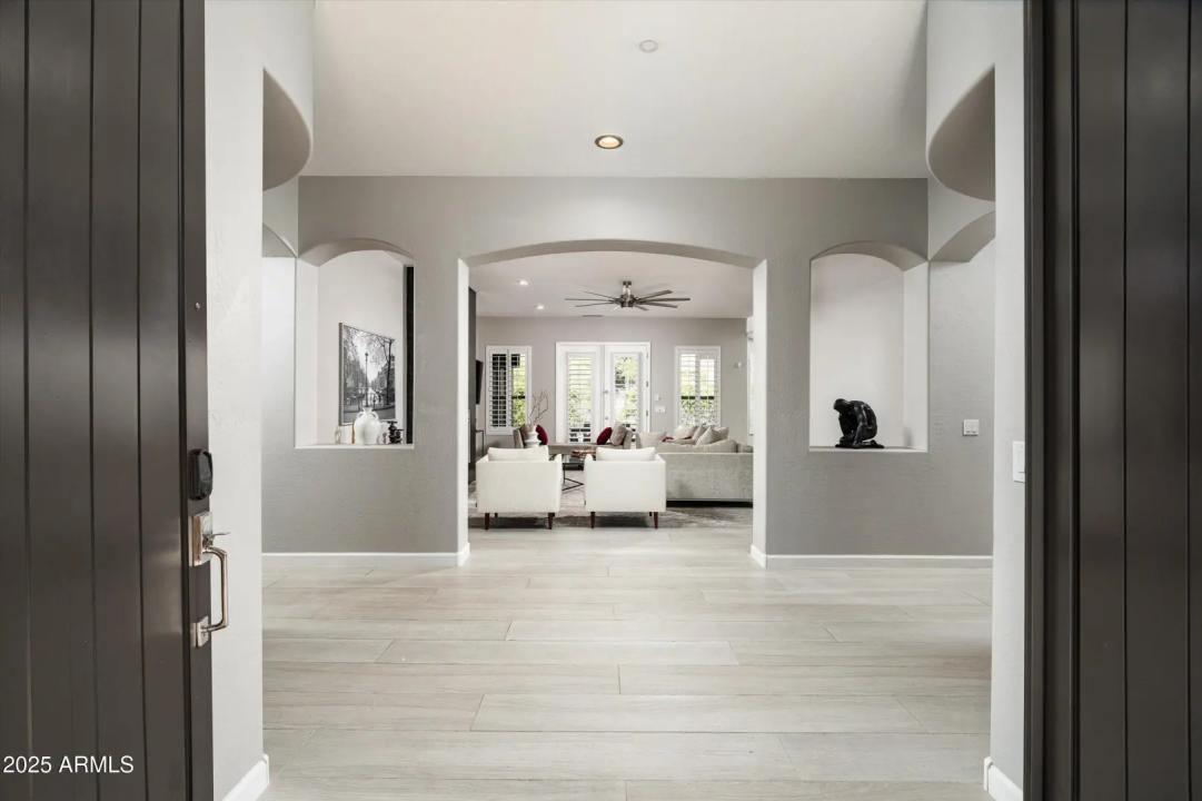 Real Estate Picture 9