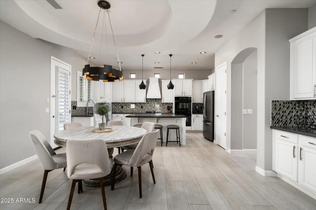 Real Estate Picture 14