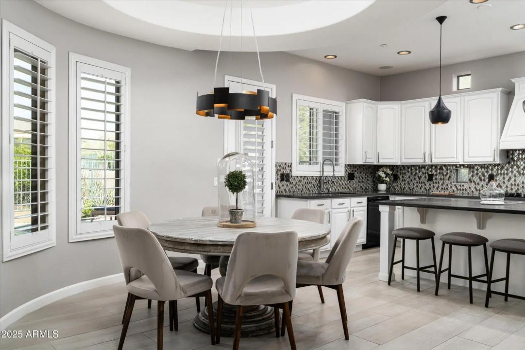 Real Estate Picture 15