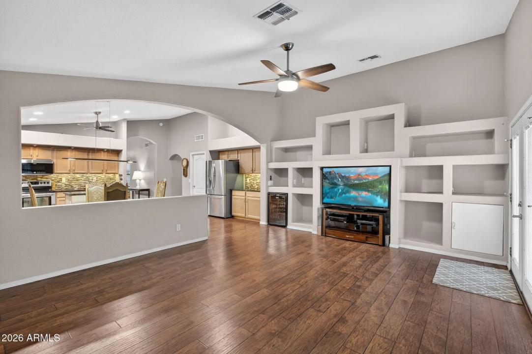 Real Estate Picture 13