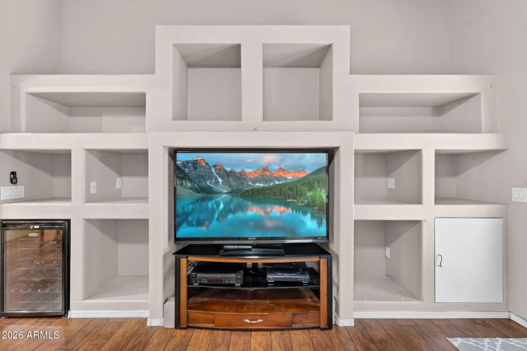 Real Estate Picture 14