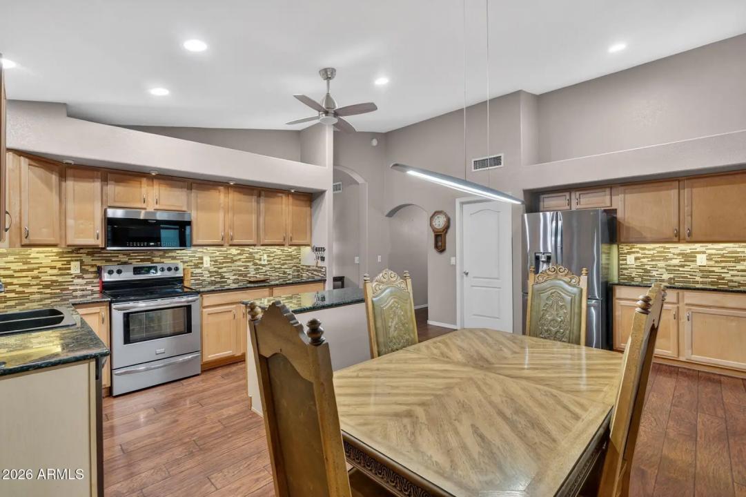 Real Estate Picture 21