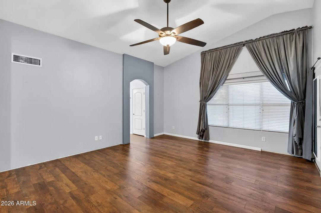 Real Estate Picture 30