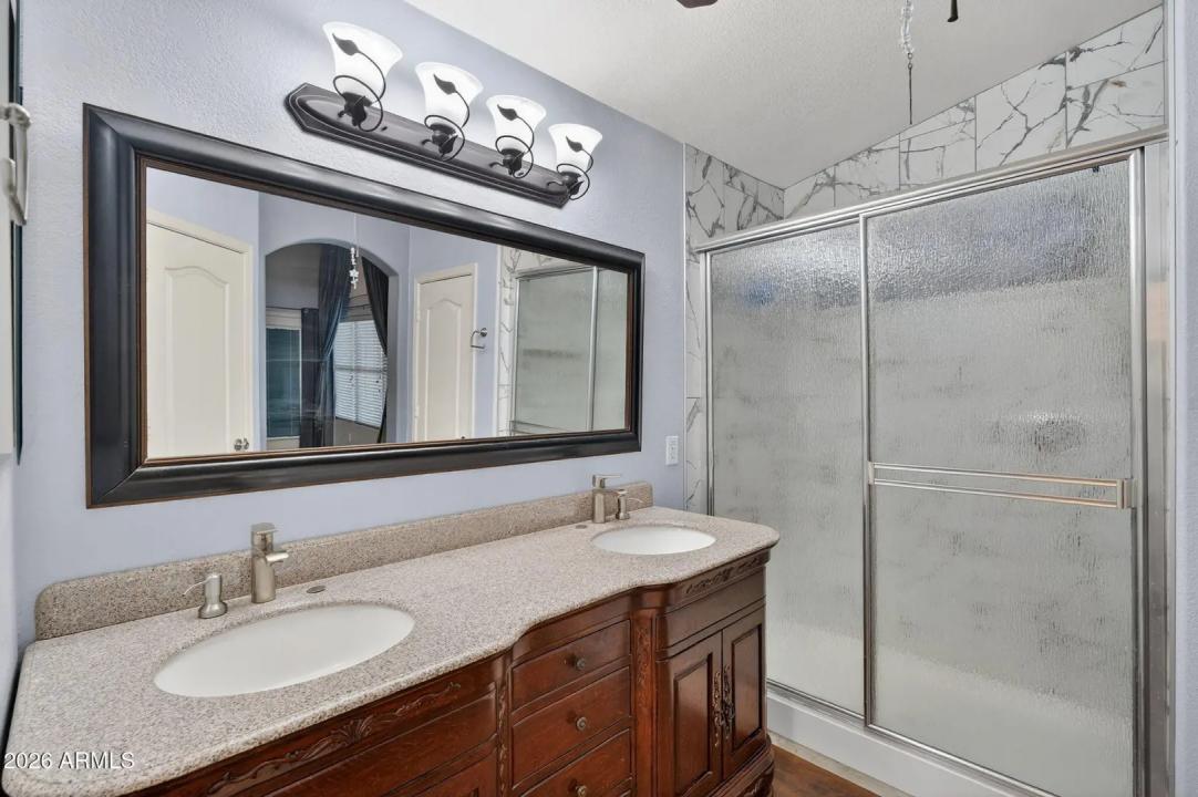 Real Estate Picture 33