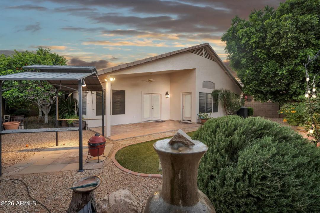 Real Estate Picture 6