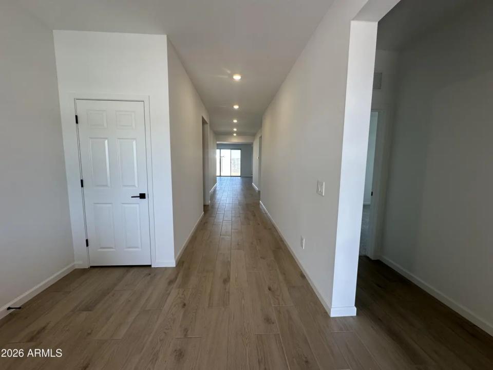 Real Estate Picture 3