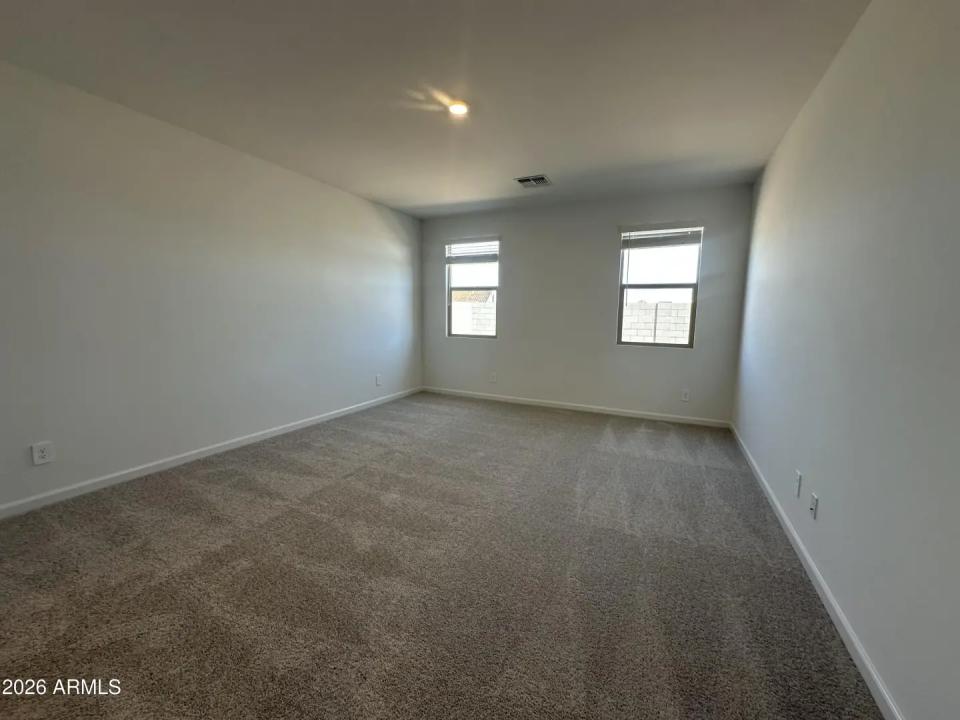 Real Estate Picture 12
