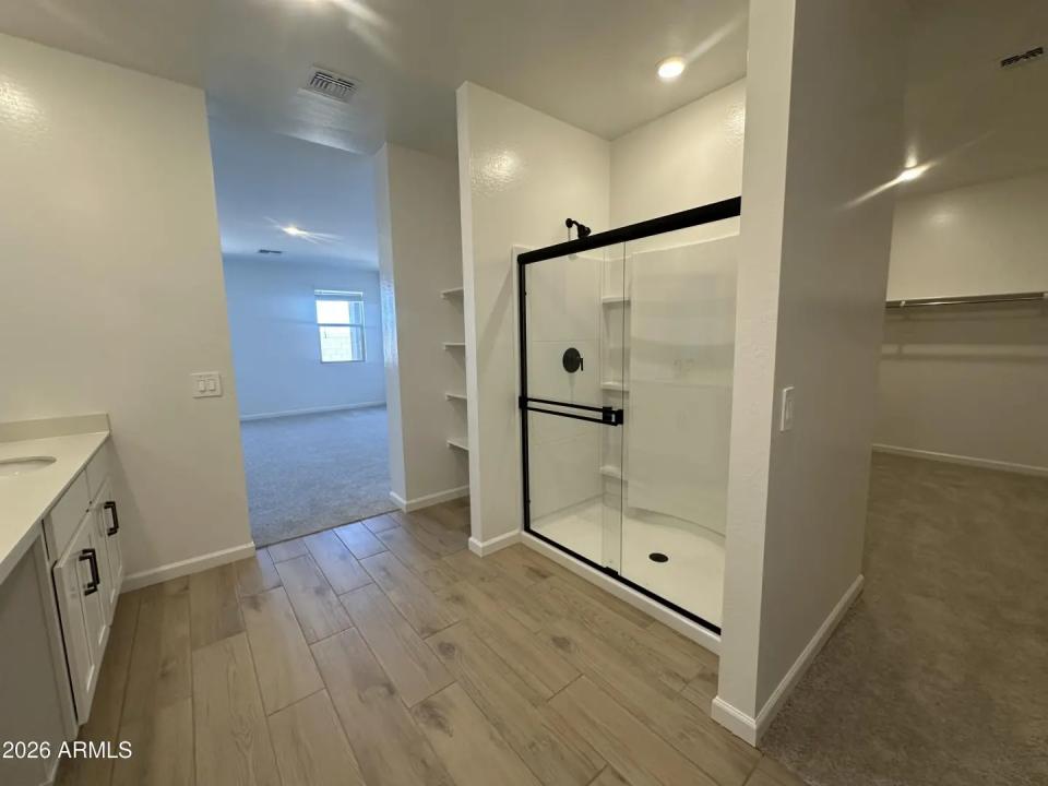 Real Estate Picture 17