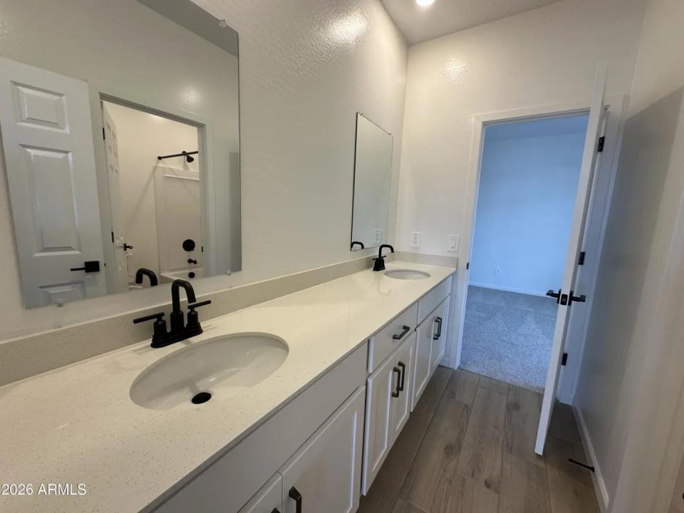 Real Estate Picture 20