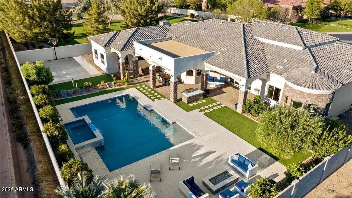 Real Estate Picture 5