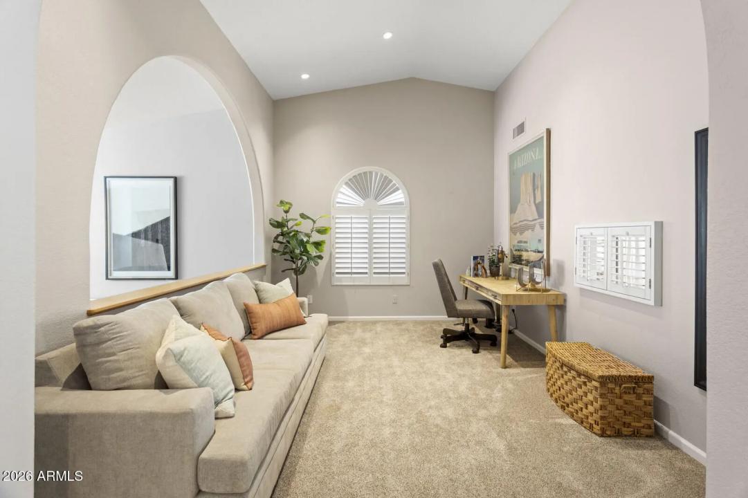 Real Estate Picture 7