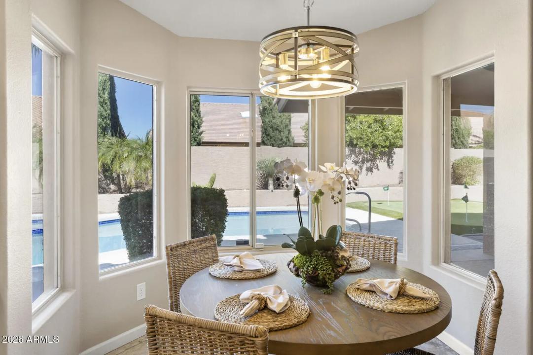 Real Estate Picture 12