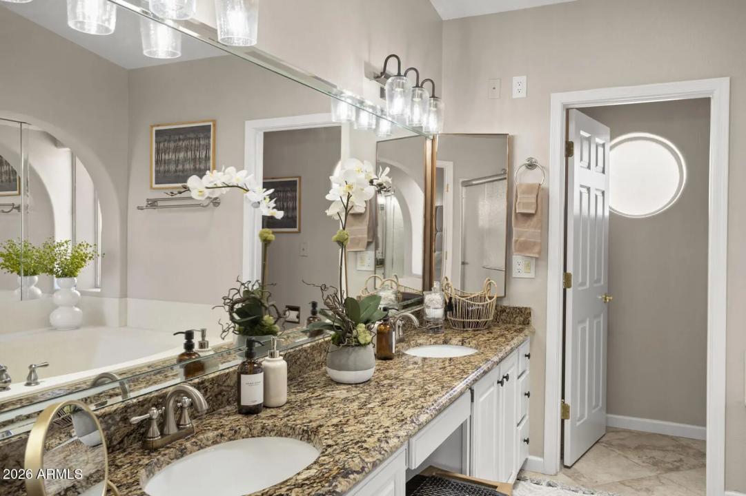 Real Estate Picture 33