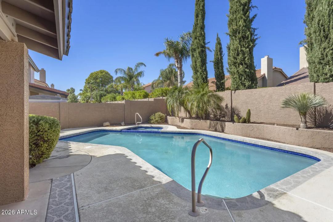 Real Estate Picture 50