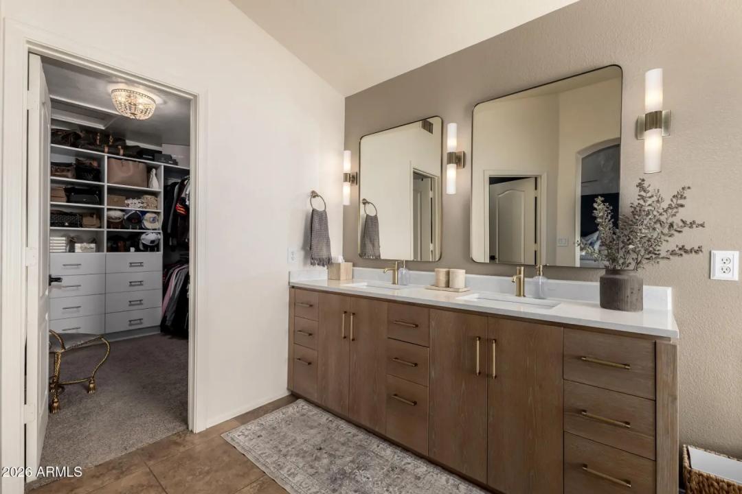 Real Estate Picture 23