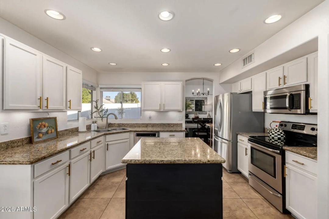 Real Estate Picture 10