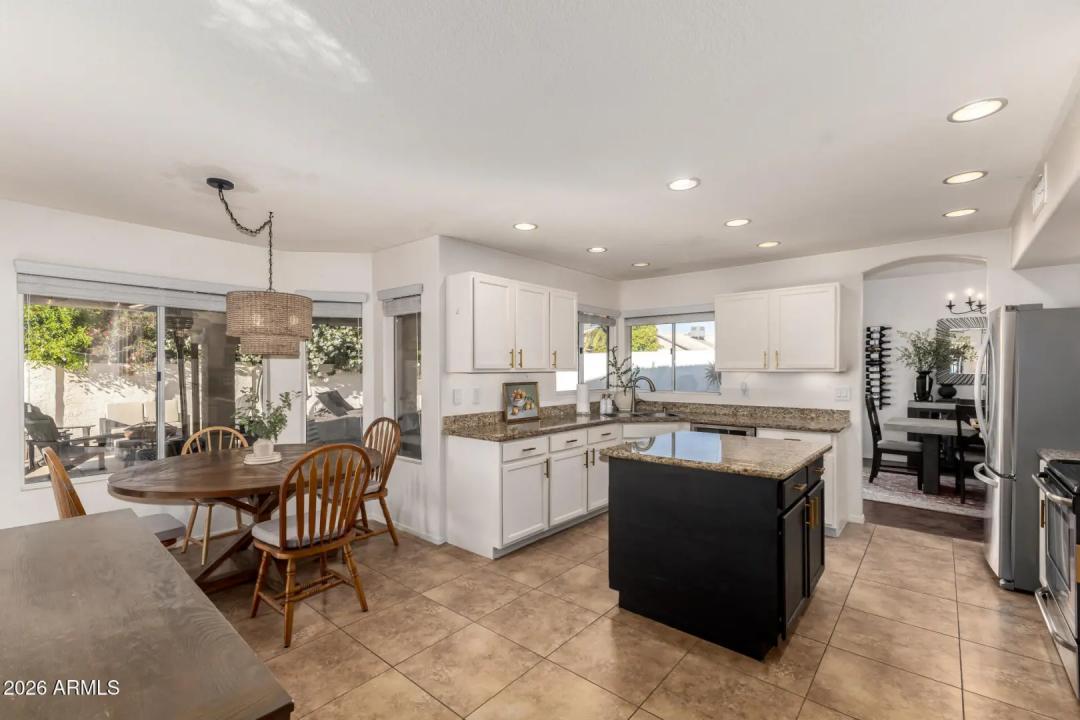 Real Estate Picture 11