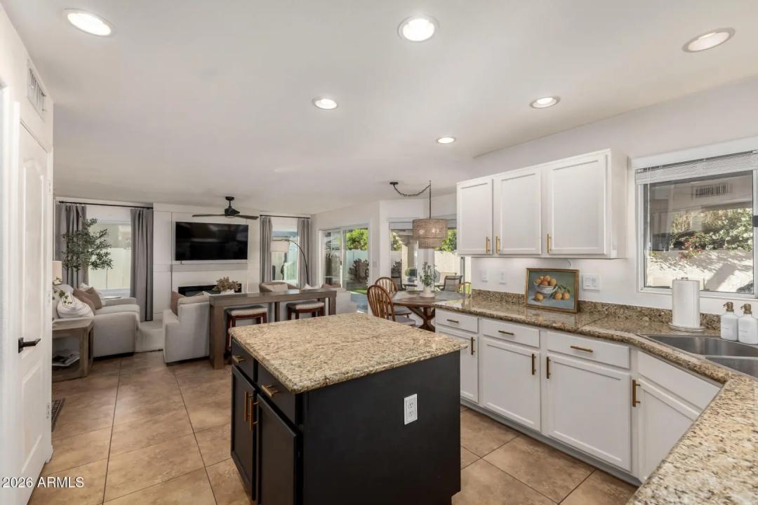 Real Estate Picture 12