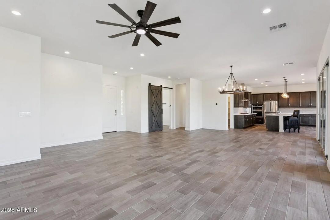 Real Estate Picture 9
