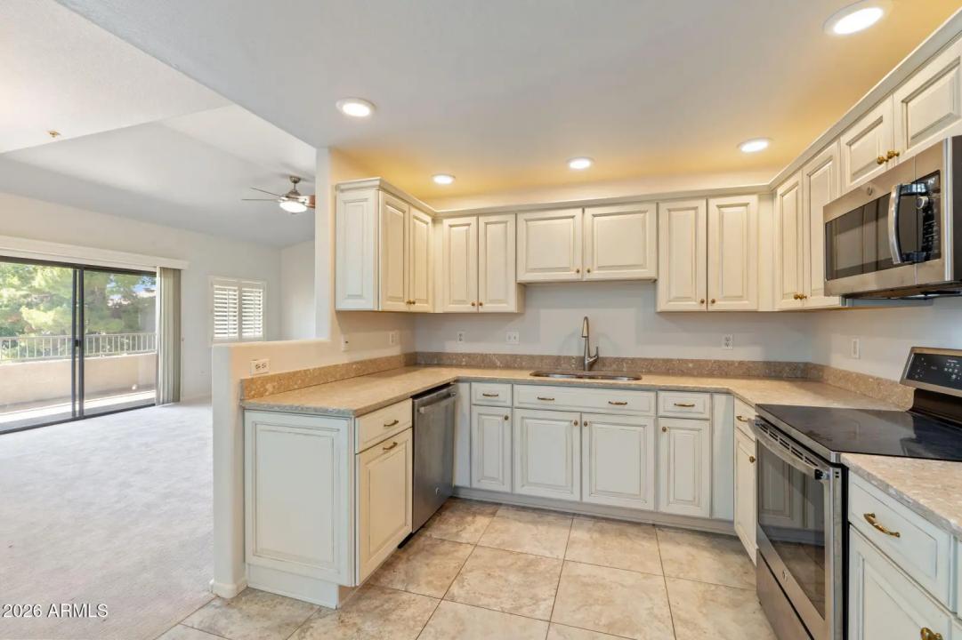 Real Estate Picture 16