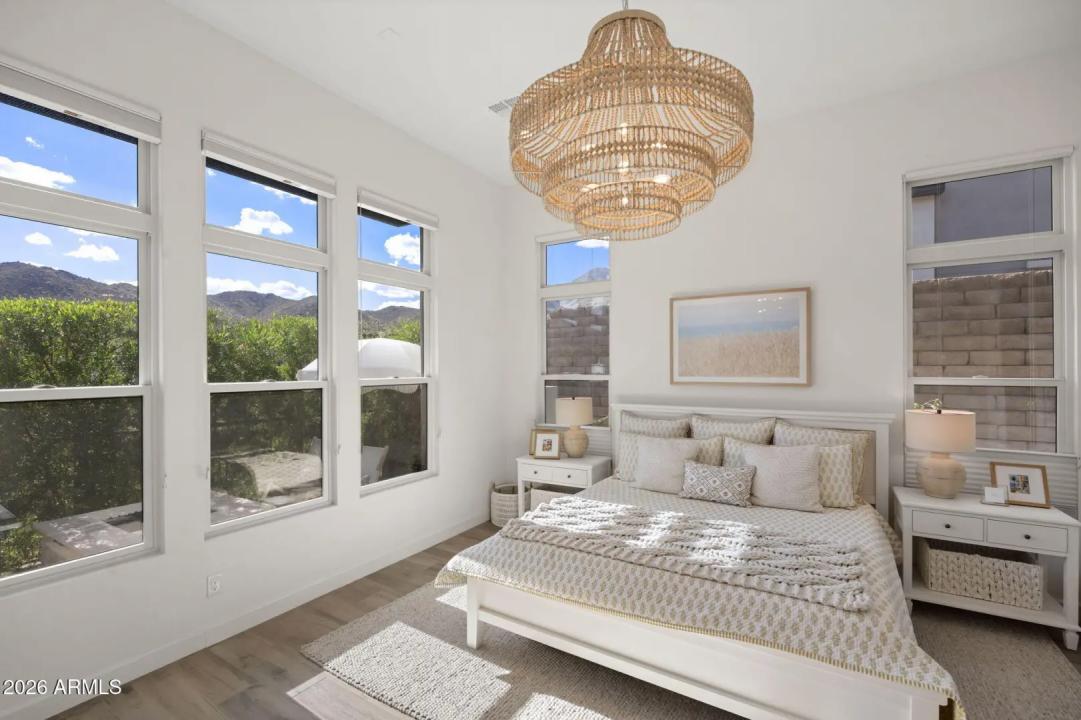 Real Estate Picture 15