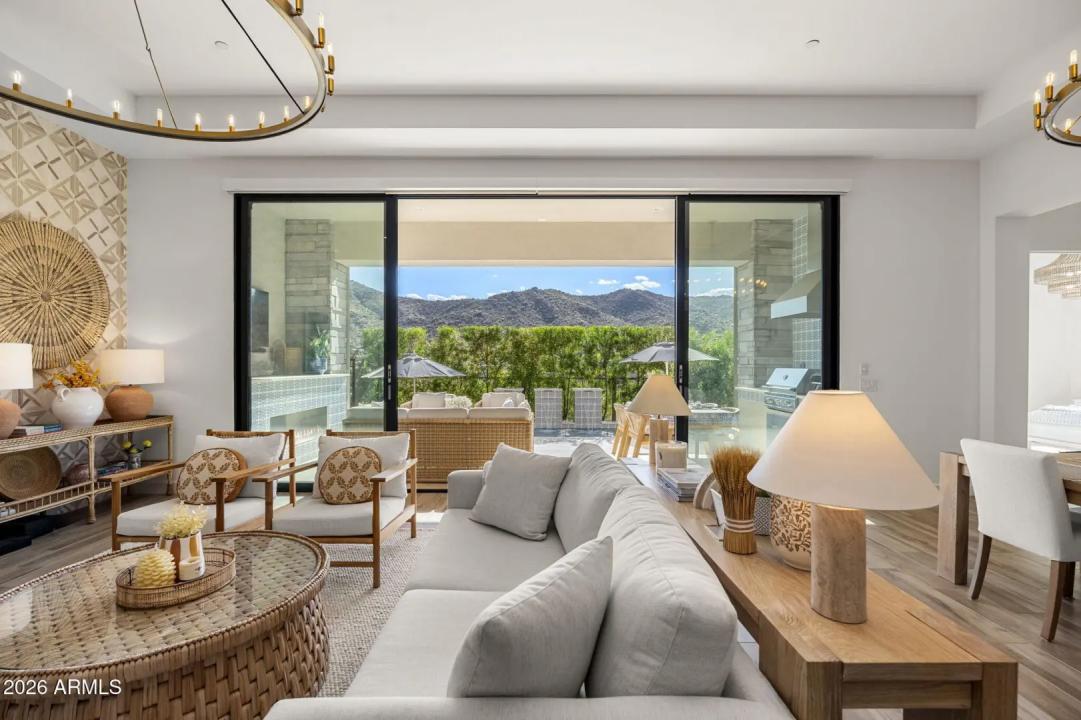 Real Estate Picture 5