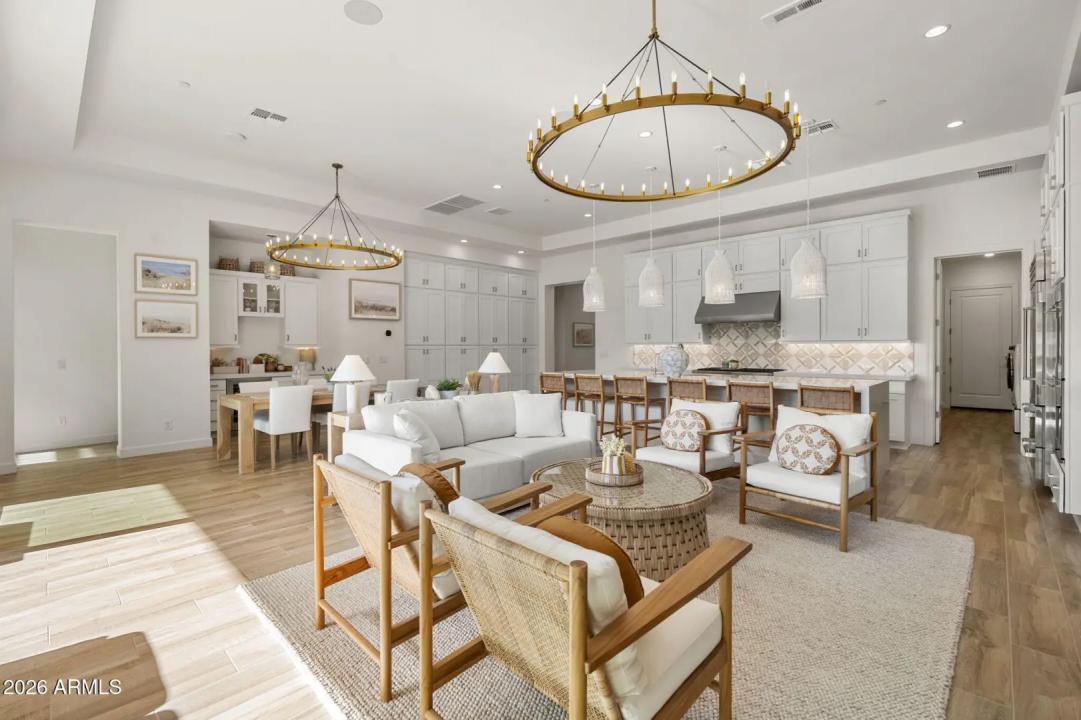 Real Estate Picture 11