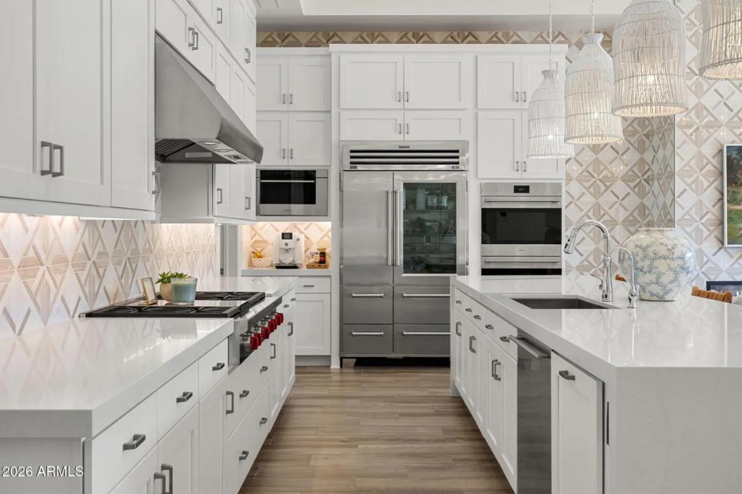 Real Estate Picture 14